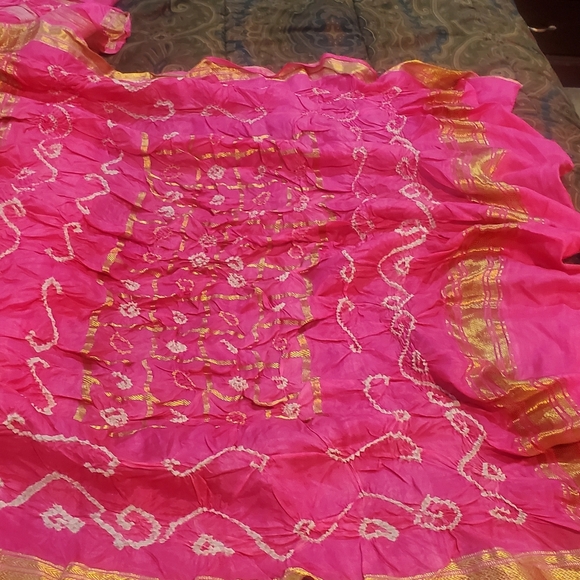Bandhani Saree / Sari--Pink and Gold Zari (brand new) - Picture 13 of 14